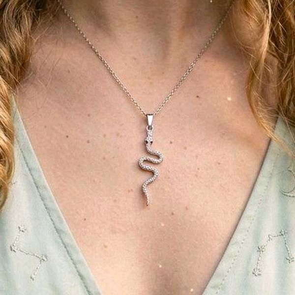 Collier Naga